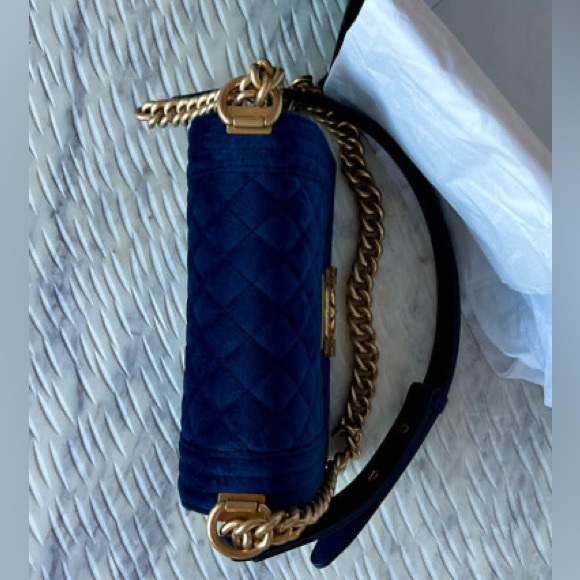 Chanel Small Velvet Le Boy Bag Blue - Picture 2 of 14
